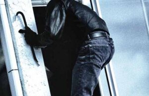 Затримали просто під час грабежу! Затримали просто під час грабежу!