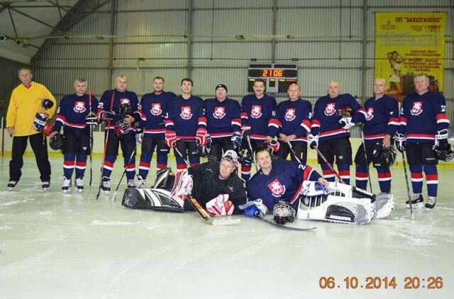 Костянтин Зінкевич: “І в хокеї, і в політичній грі маю найкращу команду” Костянтин Зінкевич: "І в хокеї