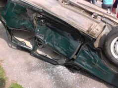 Аварія на перехресті: від удару перевернулось авто з чотирма людьми Аварія на перехресті: від удару перевернулось авто з чотирма людьми