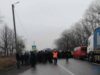 Мешканці Зарічанської ОТГ блокують рух на трасі Володимир-Волинський-Нововолинськ Мешканці Зарічанської ОТГ блокують рух на трасі Володимир-Волинський-Нововолинськ