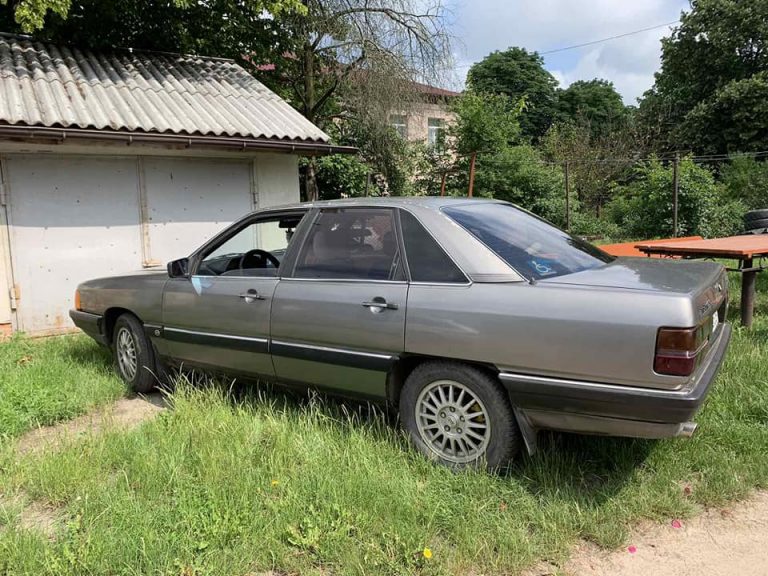 Продам легковий автомобіль Audi 100- c3