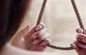 Неподалік Нововолинська знайшли повішеною молоду дівчину