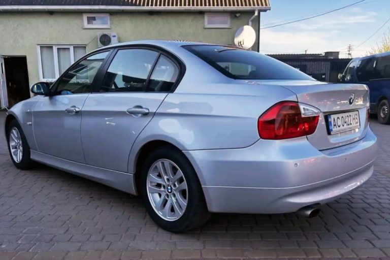 BMW 3 Series 2005