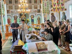 Сонячний недільний день затьмарений горем прощання з нашим Героєм Владиславом Очеретком