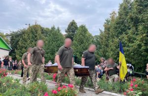 У невимовному горі назавжди попрощалися з Героєм Богданом Павловим