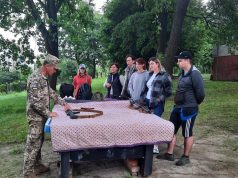 Цивільних мешканців навчали основ військової справи Цивільних-мешканців-навчали-основ-військової-справи