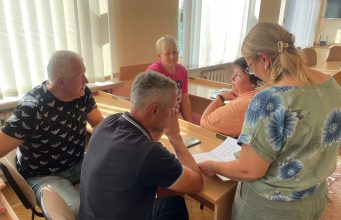 Депутати працюють над питанням щодо переробки та утилізації сміття у Нововолинській громаді Депутати-працюють-над-питанням-щодо-переробки-та-утилізації-сміття-у-Нововолинській-громаді