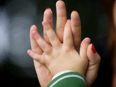 Сім’ї з дітьми можуть звертатися за допомогою до Консультаційного центру Уповноваженого ВРУ з прав людини Сім’ї-з-дітьми-можуть-звертатися-за-допомогою-до-Консультаційного-центру-Уповноваженого-ВРУ-з-прав-людини