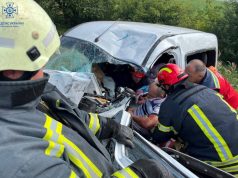 Легковий автомобіль зіткнувся з фургоном: госпіталізовано 3-є потерпілих!