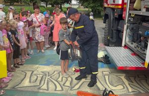 Фахівці ДСНС провели показовий виступ у літньому клубі Decide summer clubs