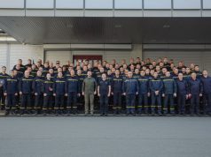 Міністр МВС нагородив двох рятувальників з Нововолинська, які взимку врятували двох діток на місцевому кар’єрі