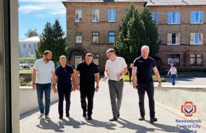 Погуляйко і Лобач у Нововолинській ЦМЛ: обговорили умови за якими необхідно надалі утримати статус кластерного...