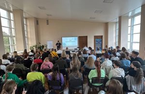 Табір підприємництва: молодь Нововолинська навчали фінансової грамотності (відео) Табір-підприємництва:-молодь-Нововолинська-навчали-фінансової-грамотності-(відео)