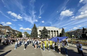 Флешмоб, концерт, майстер-клас: у Нововолинську провели благодійні заходи з нагоди Дня миру Флешмоб,-концерт,-майстер-клас:-у-Нововолинську-провели-благодійні-заходи-з-нагоди-Дня-миру
