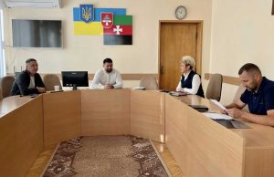 Підготовка до 26-ї сесії Нововолинської міської ради: депутати працюють у комісіях Підготовка-до-26-ї-сесії-Нововолинської-міської-ради:-депутати-працюють-у-комісіях
