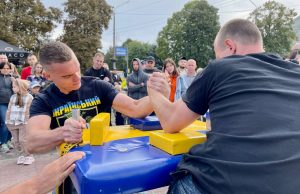 У Нововолинську пройшли благодійні змагання з армрестлінгу У-Нововолинську-пройшли-благодійні-змагання-з-армрестлінгу