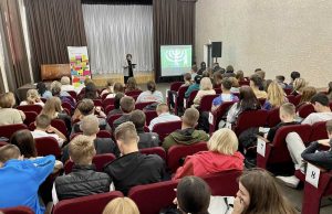 Нововолинським ліцеїстам розповіли про трагедію Бабиного Яру Нововолинським-ліцеїстам-розповіли-про-трагедію-Бабиного-Яру