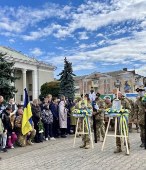 Нововолинськ-попрощався-з-двома-Захисниками-–-Іваном-Вознюком-і-Андрієм-Вовком