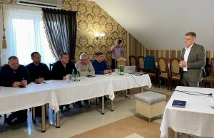 Голови громад Володимирського району поспілкувалися про перспективи сільських територій Голови-громад-Володимирського-району-поспілкувалися-про-перспективи-сільських-територій