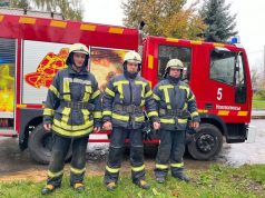 У Нововолинську із охопленого пожежею житлового будинку військовослужбовці врятували двох чоловіків, ще одну людину визволили...