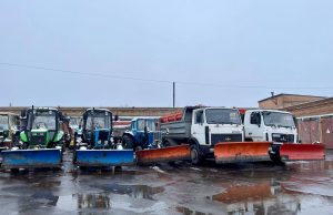 Міський голова оглянув снігоприбиральну техніку ВУКГ Міський-голова-оглянув-снігоприбиральну-техніку-ВУКГ