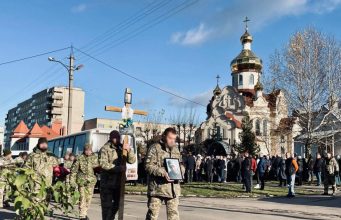 Громада попрощалась із полеглим Воїном Героєм Євгеном Сорокою