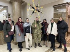 У Нововолинську колядували на потреби українського війська У-Нововолинську-колядували-на-потреби-українського-війська