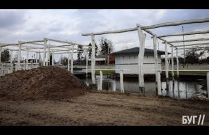 Нововолинський підприємець Ярема з порушеннями облаштовує бунгало на пляжі Світязю (ВІДЕО) Нововолинський підприємець Ярема з порушеннями облаштовує бунгало на пляжі Світязю (ВІДЕО)