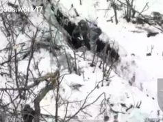 Окупант намагається збити дрон з гранатомета на Авдіївському напрямку. ВIДЕО Окупант-намагається-збити-дрон-з-гранатомета-на-Авдіївському-напрямку.-ВiДЕО