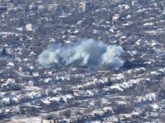 Ворожа авіабомба падає на приватні будинки в Авдіївці. ВIДЕО безпілотника Ворожа-авіабомба-падає-на-приватні-будинки-в-Авдіївці.-ВiДЕО-безпілотника