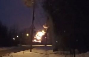 Дві росіянки спостерігають за пожежею на нафтобазі у Клинцях: “Нам п#здец, Люда. Ты в курсе?”,... Дві-росіянки-спостерігають-за-пожежею-на-нафтобазі-у-Клинцях:-“Нам-п#здец,-Люда-Ты-в-курсе?”,.