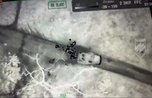 Оператор НГУ “Азов” скидами боєприпасів з дрона знешкодив групу окупантів. ВIДЕО Оператор-НГУ-“Азов”-скидами-боєприпасів-з-дрона-знешкодив-групу-окупантів.-ВiДЕО