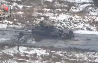 Біля Мар’їнки наші воїни знищили рідкісний російський танк Т-90С. ВIДЕО Біля-Мар’їнки-наші-воїни-знищили-рідкісний-російський-танк-Т-90С.-ВiДЕО