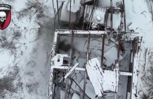 Окупанти марно намагаються втекти від безпілотника 72 ОМБр. ВIДЕО Окупанти-марно-намагаються-втекти-від-безпілотника-72-ОМБр.-ВiДЕО