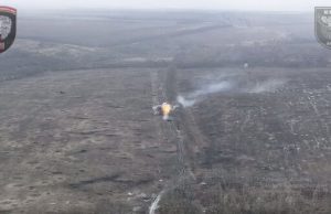 Знищення колони російської бронетехніки воїнами 63-ї бригади. ВIДЕО Знищення-колони-російської-бронетехніки-воїнами-63-ї-бригади.-ВiДЕО