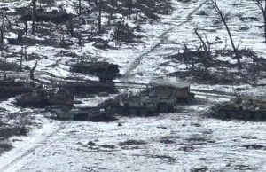 Два десятки ворожих бронемашин знищених між Красногорівкою та Степовим. ВIДЕО безпілотника Два-десятки-ворожих-бронемашин-знищених-між-Красногорівкою-та-Степовим.-ВiДЕО-безпілотника