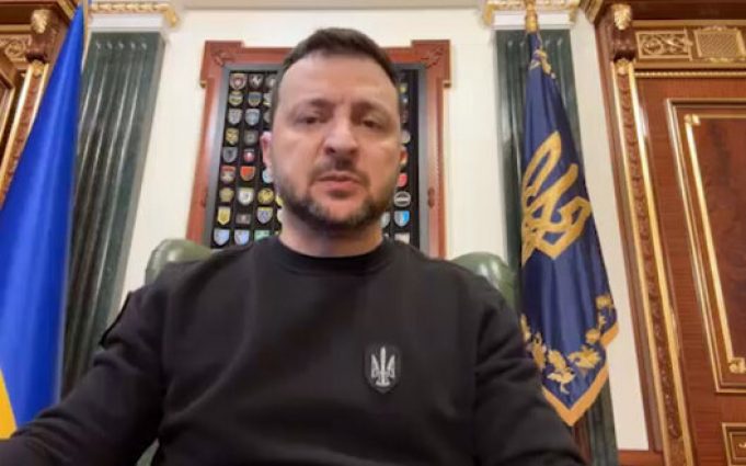Усюди є ті, хто рятує життя. І я дякую кожному й кожній, хто працює саме... Усюди-є-ті,-хто-рятує-життя-І-я-дякую-кожному-й-кожній,-хто-працює-саме.