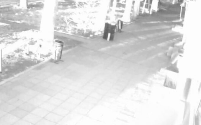 Рашисти вже понад годину обстрілюють Херсон: Є влучання у Дніпровському районі. ВIДЕО Рашисти-вже-понад-годину-обстрілюють-Херсон:-Є-влучання-у-Дніпровському-районі.-ВiДЕО