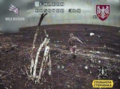 Дрон-камікадзе ліквідував обеззброєного російського солдата посеред поля. ВIДЕО Дрон-камікадзе-ліквідував-обеззброєного-російського-солдата-посеред-поля.-ВiДЕО