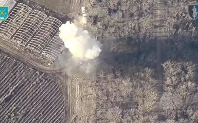 Сили оборони знищили два “Гради”, з яких росіяни обстрілювали правий берег Херсонщини. ВIДЕО Сили-оборони-знищили-два-“Гради”,-з-яких-росіяни-обстрілювали-правий-берег-Херсонщини.-ВiДЕО