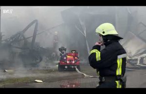 У Нововолинську трапилась масштабна пожежа на підприємстві «Пан Курчак» (ВІДЕО) У Нововолинську трапилась масштабна пожежа на підприємстві «Пан Курчак» (ВІДЕО)