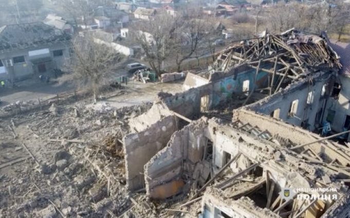 Росіяни ракетою влучили в школу в Мирнограді на Донеччині. ВIДЕО Росіяни-ракетою-влучили-в-школу-в-Мирнограді-на-Донеччині.-ВiДЕО
