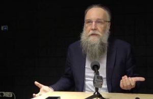 Кремлівський пропагандист Дугін про інтелектуальний рівень в армії РФ: “На нашей стороне – дебил на... Кремлівський-пропагандист-Дугін-про-інтелектуальний-рівень-в-армії-РФ:-“На-нашей-стороне-–-дебил-на.