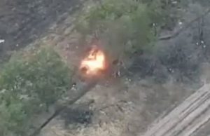 Дрон-камікадзе влучає у ворожий великокаліберний міномет. ВIДЕО Дрон-камікадзе-влучає-у-ворожий-великокаліберний-міномет.-ВiДЕО