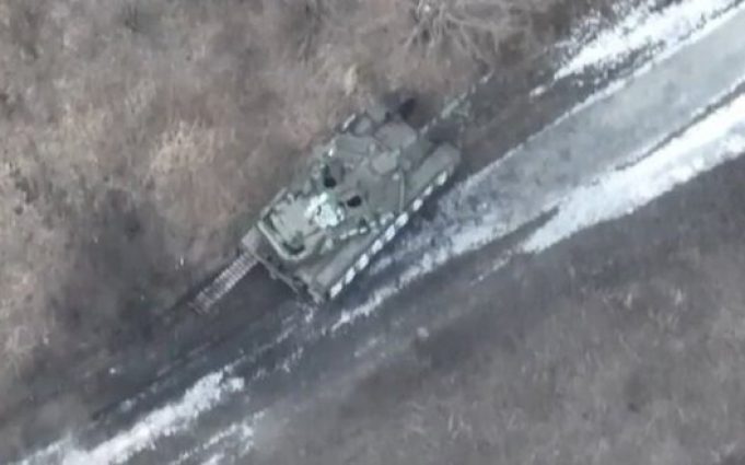 Бійці 63-ї ОМБр знищили новітній російський танк Т-90. ВIДЕО Бійці-63-ї-ОМБр-знищили-новітній-російський-танк-Т-90.-ВiДЕО