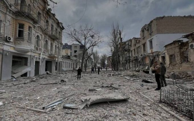 Росіяни вдарили з авіації по Херсону: Поранено жінку. ВІДЕО+ФОТОрепортаж Росіяни-вдарили-з-авіації-по-Херсону:-Поранено-жінку.-ВІДЕО+ФОТОрепортаж