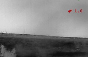 Український снайпер ліквідував росіянина, який переховувався у “пончо”. ВIДЕО Український-снайпер-ліквідував-росіянина,-який-переховувався-у-“пончо”.-ВiДЕО