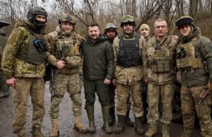 Зеленський відвідав позиції ЗСУ у Роботиному. ВІДЕО+ФОТОрепортаж Зеленський-відвідав-позиції-ЗСУ-у-Роботиному.-ВІДЕО+ФОТОрепортаж