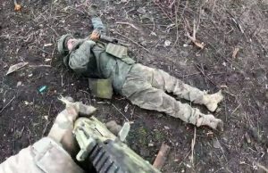 Бійці ССО “трофеять” чотирьох окупантів поблизу Авдіївки: “Я тебе не братан, сука! Будете п#здеть так... Бійці-ССО-“трофеять”-чотирьох-окупантів-поблизу-Авдіївки:-“Я-тебе-не-братан,-сука!-Будете-п#здеть-так.