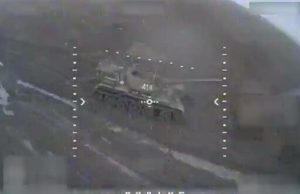 Нацгвардійці знищили радянський танк Т-55 на Токмацькому напрямку. ВIДЕО Нацгвардійці-знищили-радянський-танк-Т-55-на-Токмацькому-напрямку.-ВiДЕО